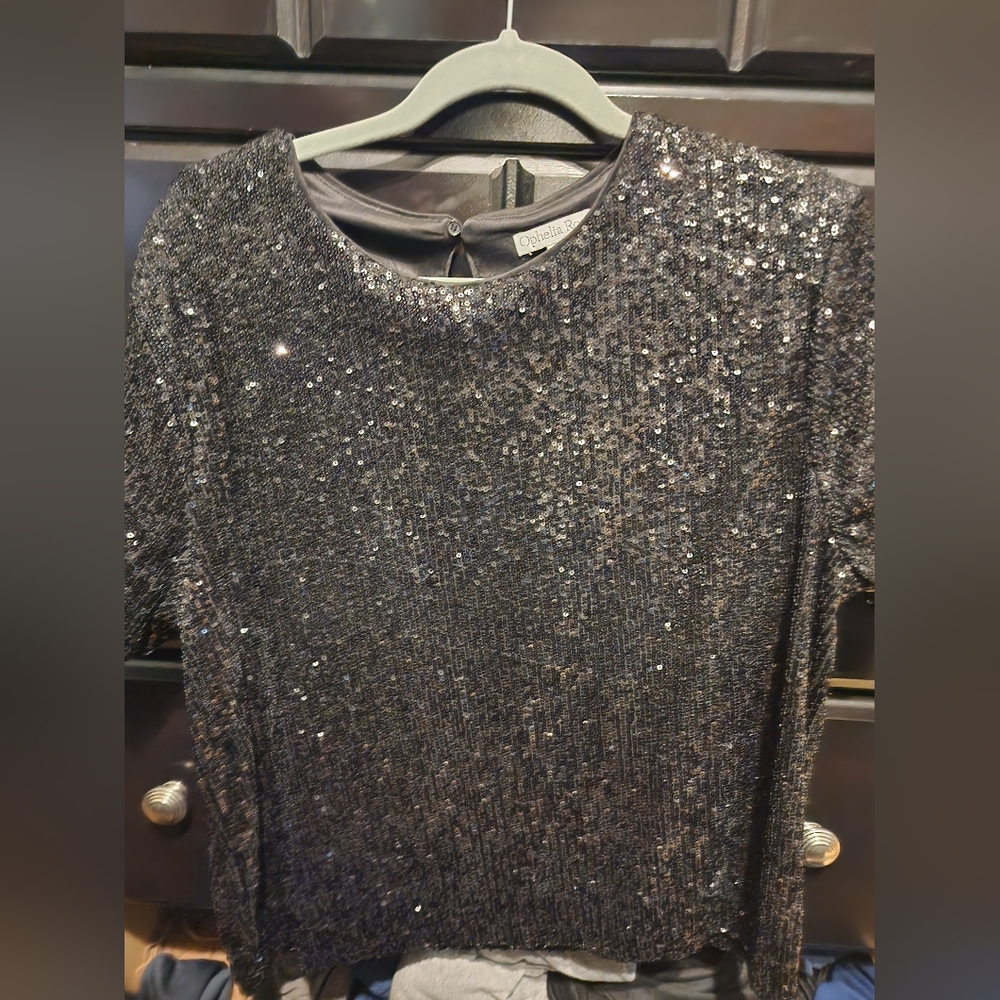 #82...Ophelia Roe Black Sequin Top...Large